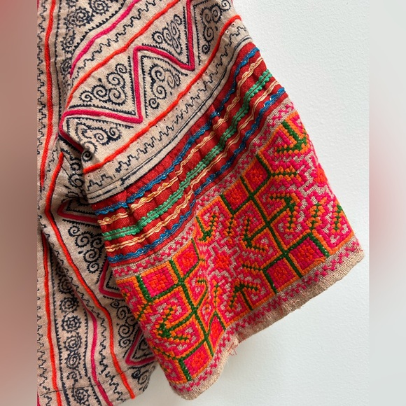 Colorful Patterned Cape - Picture 3 of 7